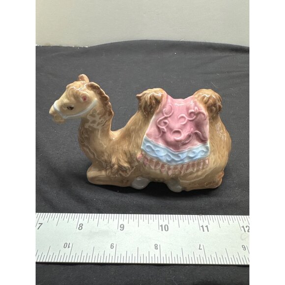Royal Doulton 2005 Holiday Nativity Ceramic Camel Figurine Pink Blue Saddle Deco - Picture 3 of 7